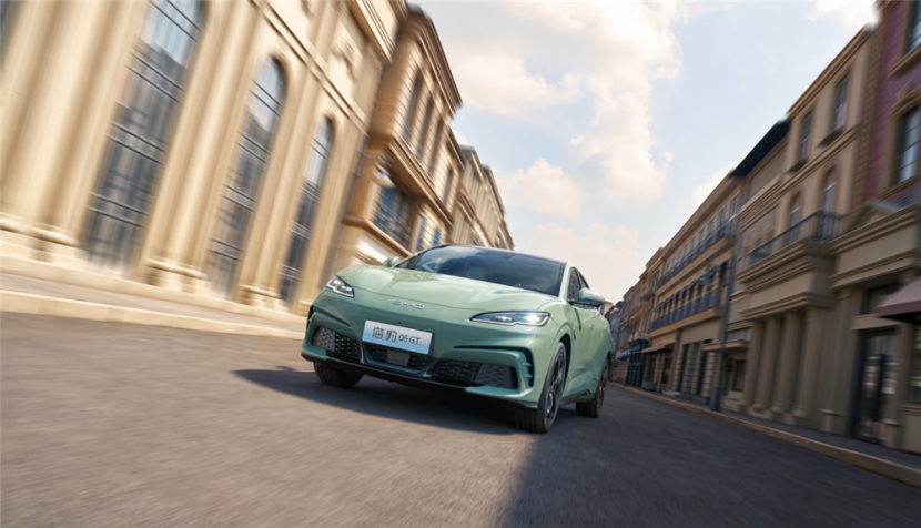解锁年轻人第一台GT，比亚迪海豹06GT上市13.68万元起